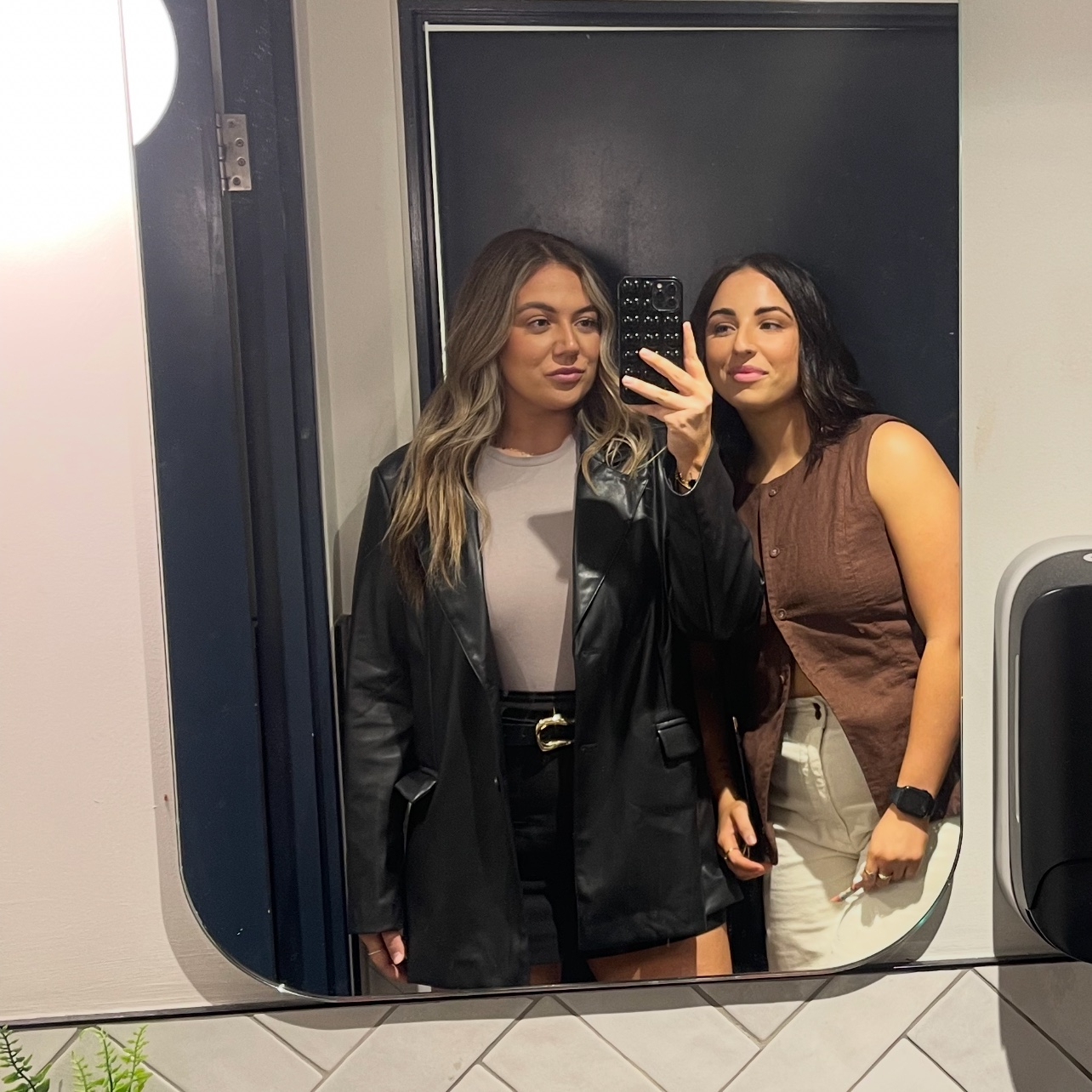 Robyn & Krystal  D